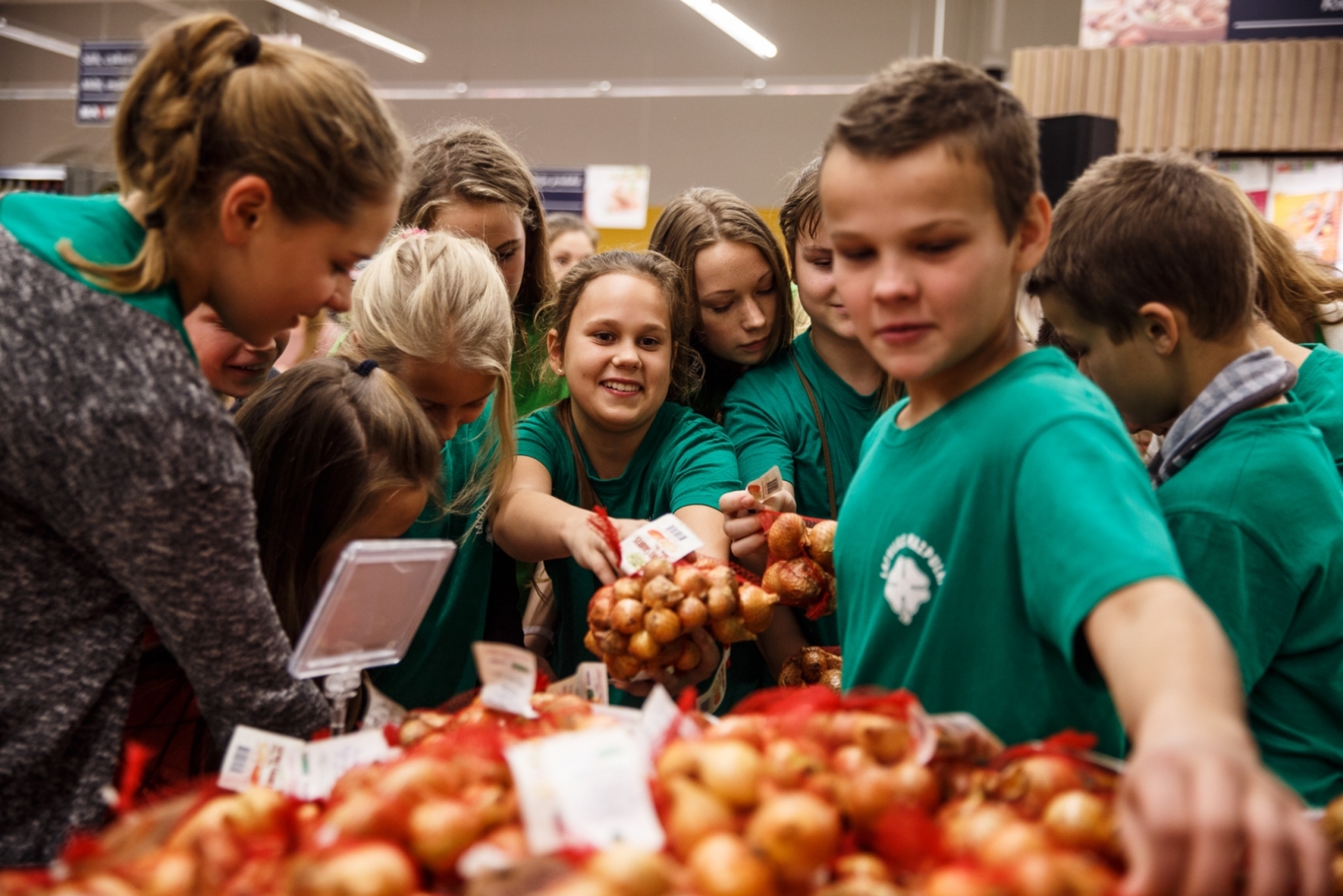 Mazpulku kustība mūsdienas, bērnu kolektīva bilde izstādē