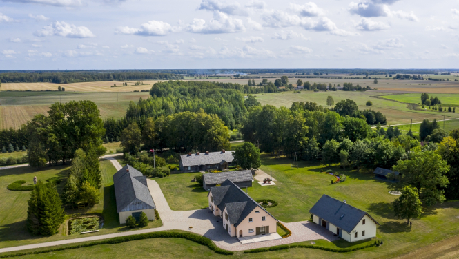 Muzejs “Pikšas” no putna lidojuma